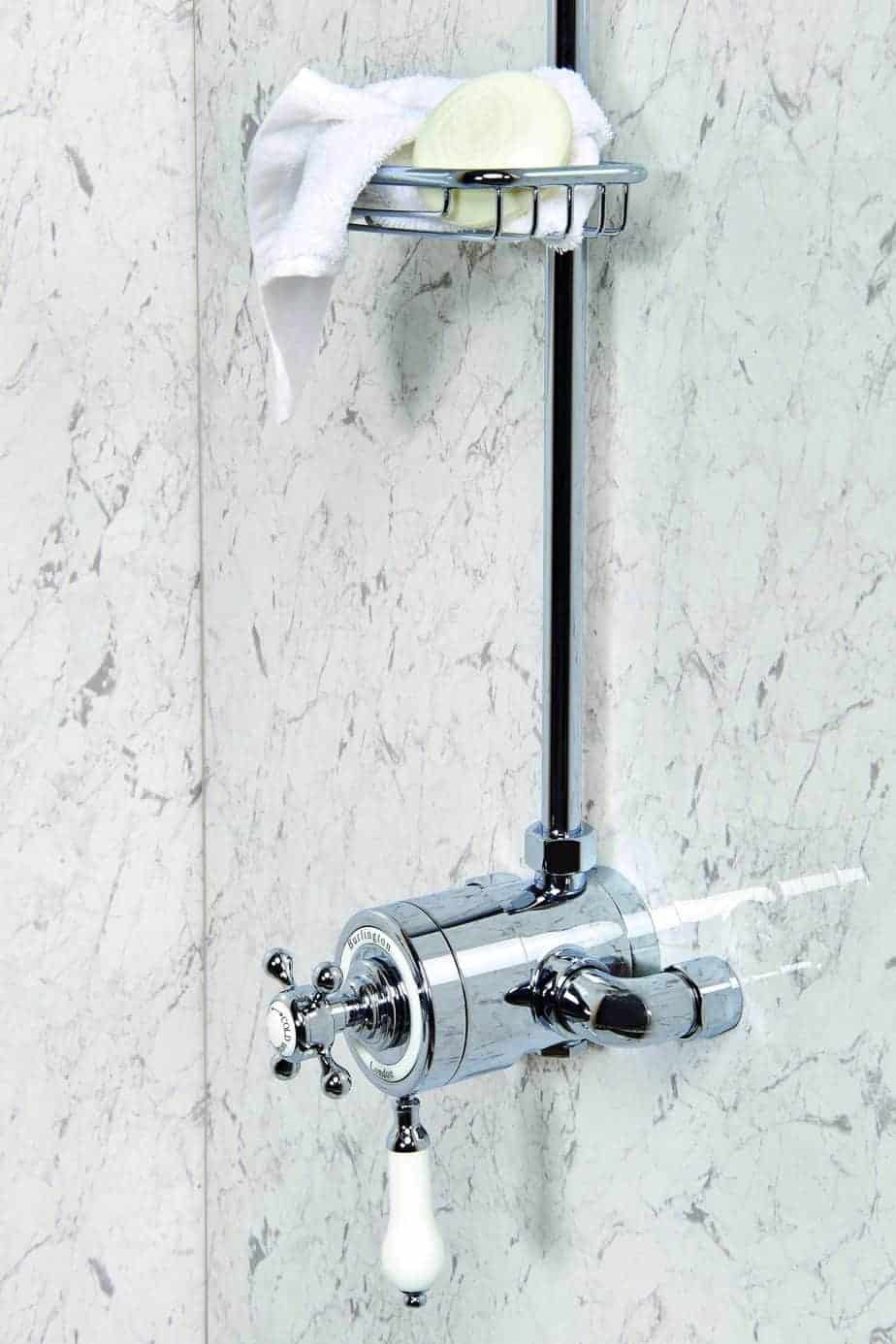 10 mm weiße Marmor-Hochglanz-Duschwand 1 m x 2,4 m