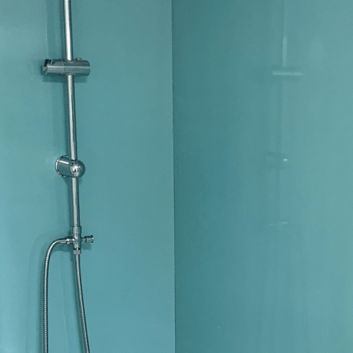10 mm starke, aquablaue, schimmernde Duschwand mit Hochglanzfinish, 1 m x 2,4 m