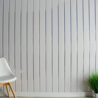 8 mm weiße Hochglanz-Wand- und Deckenpaneele mit 2 Chromleisten, 2,6 m