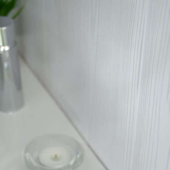 8 mm weiße, matte Holzpaneele für Badezimmerwand und -decke, 2,6 m